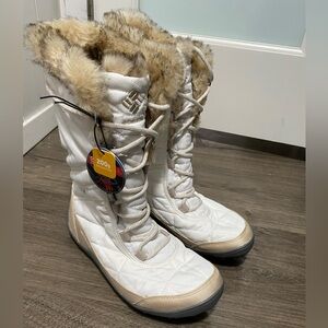 Columbia woman’s Minx white snow  boots, Sz 7,5